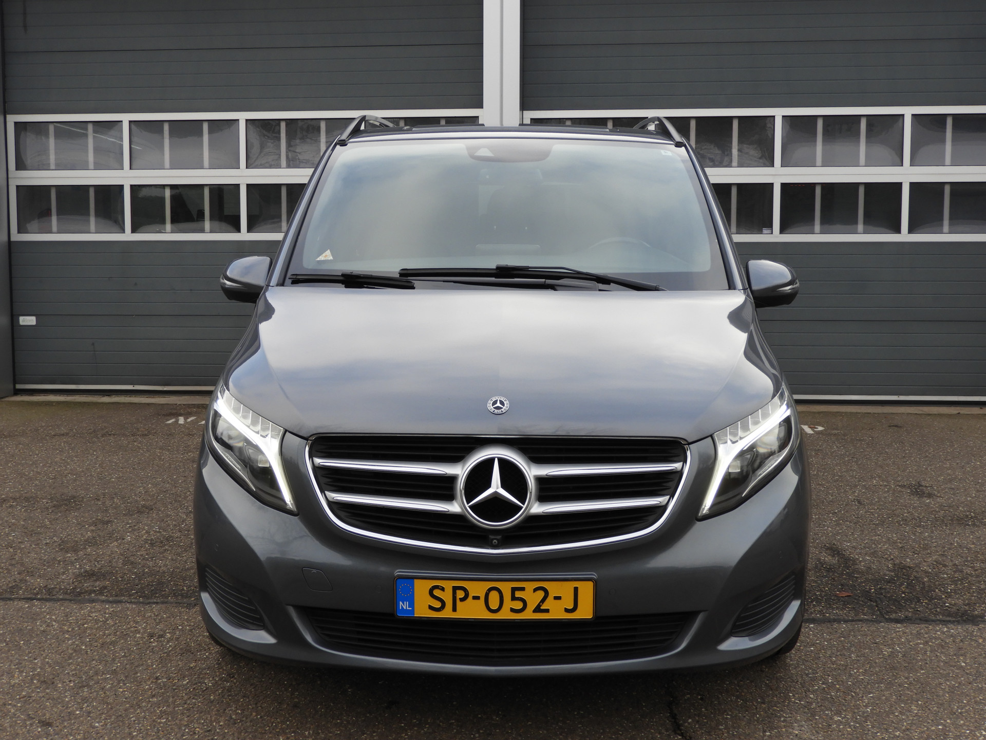 50992641-1.jpg