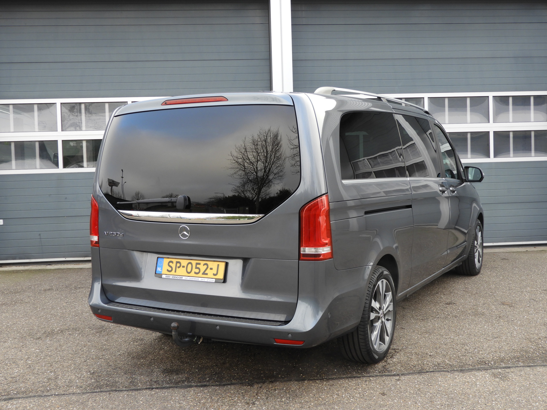 50992641-4.jpg